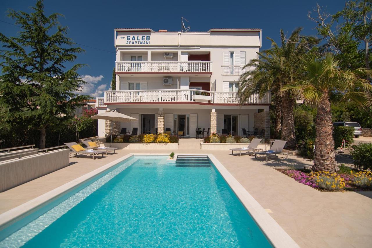 Pool Apartments Galeb Новаля Екстер'єр фото